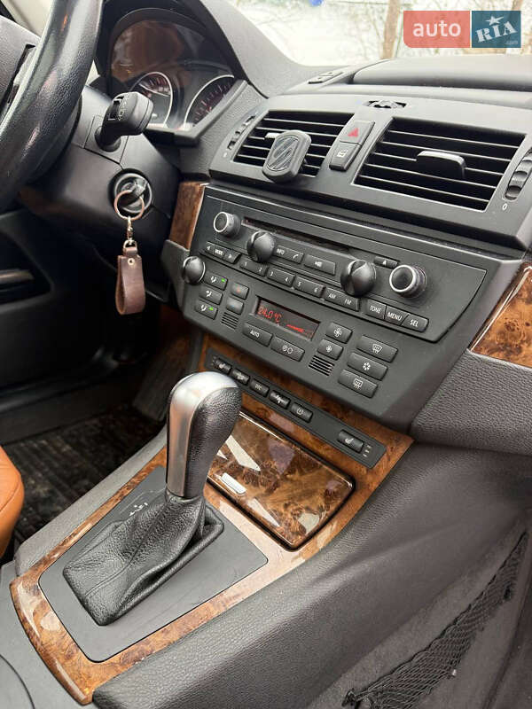 Внедорожник / Кроссовер BMW X3 2010 в Луцке