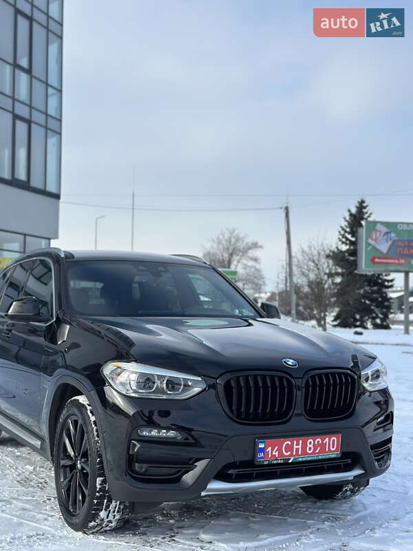 Внедорожник / Кроссовер BMW X3 2018 в Надворной