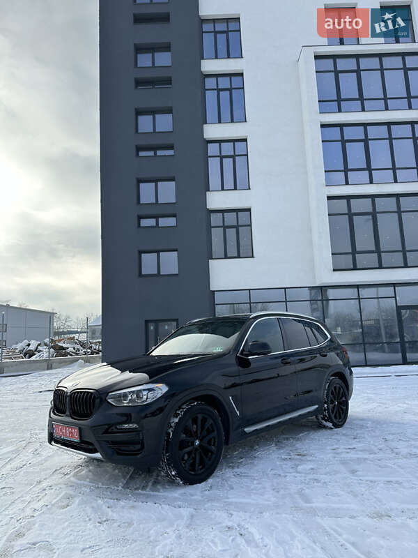 Внедорожник / Кроссовер BMW X3 2018 в Надворной