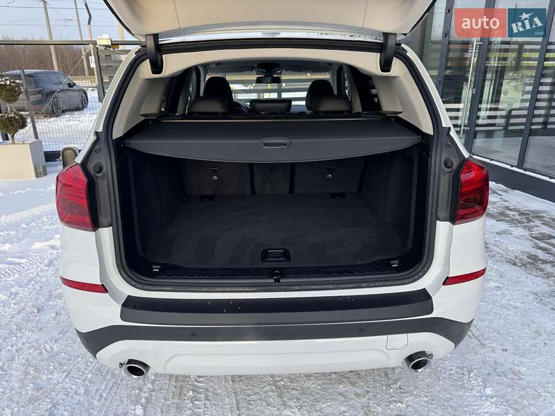 Внедорожник / Кроссовер BMW X3 2021 в Ровно