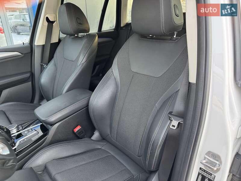 Внедорожник / Кроссовер BMW X3 2021 в Ровно
