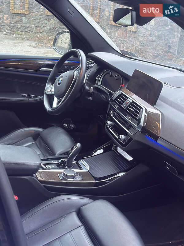 Внедорожник / Кроссовер BMW X3 2018 в Каменском