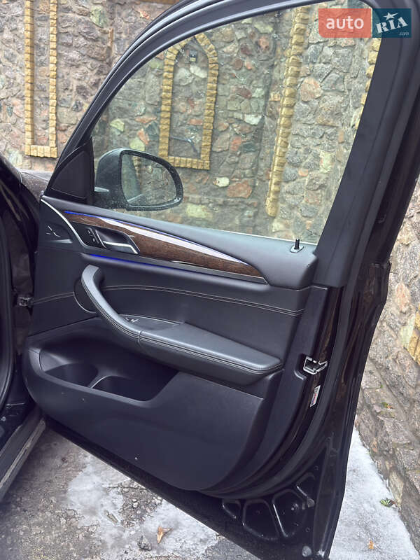 Внедорожник / Кроссовер BMW X3 2018 в Каменском