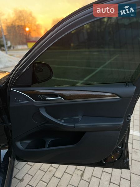 Внедорожник / Кроссовер BMW X3 2019 в Луцке