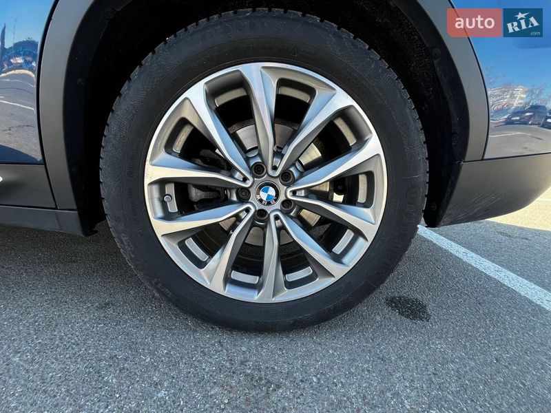 Внедорожник / Кроссовер BMW X3 2019 в Киеве
