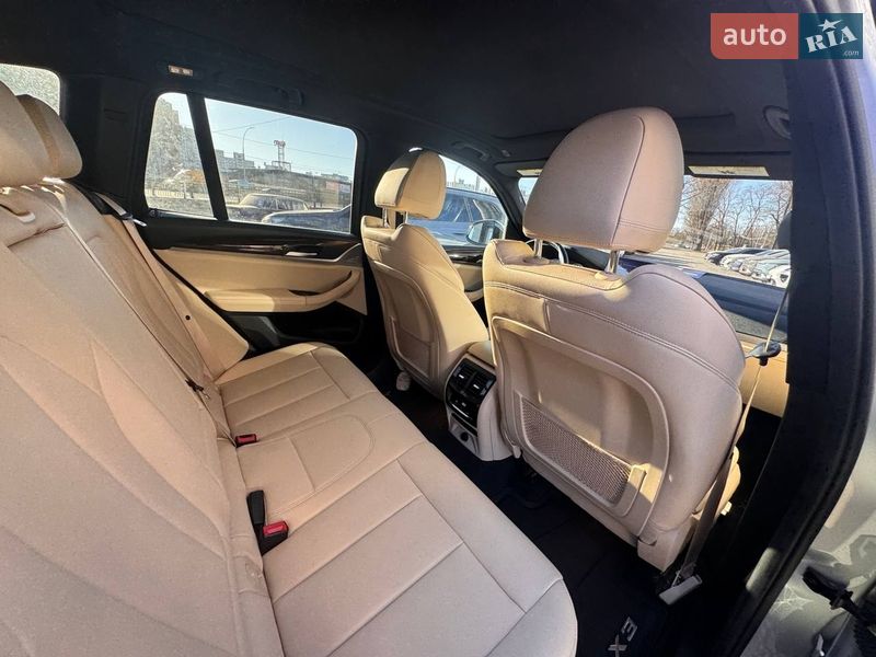 Внедорожник / Кроссовер BMW X3 2018 в Киеве