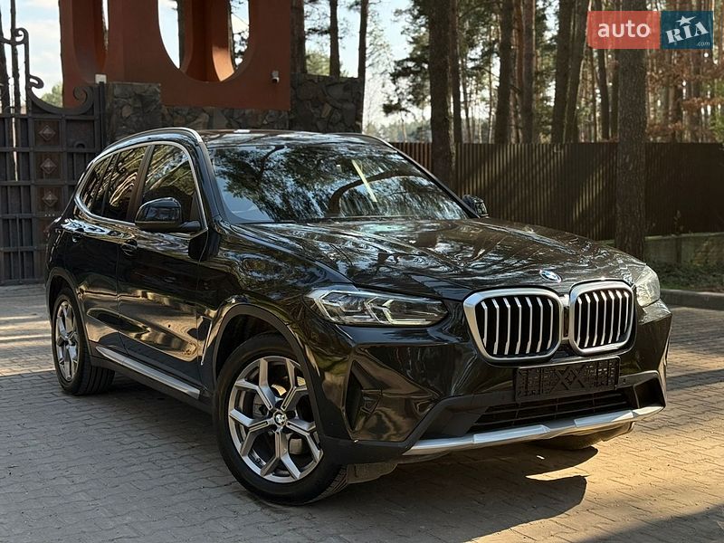 Внедорожник / Кроссовер BMW X3 2022 в Новояворовске