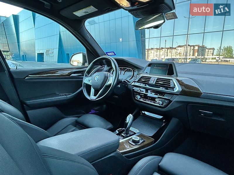 Внедорожник / Кроссовер BMW X3 2019 в Киеве