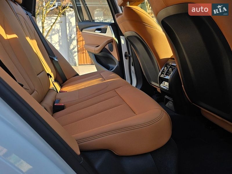 Внедорожник / Кроссовер BMW X3 2024 в Киеве