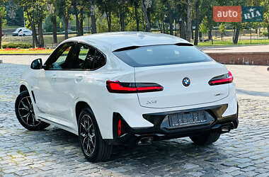 Позашляховик / Кросовер BMW X4 2022 в 