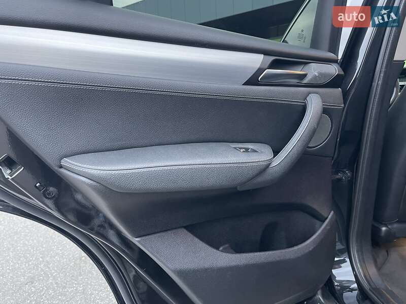 Внедорожник / Кроссовер BMW X4 2015 в Киеве