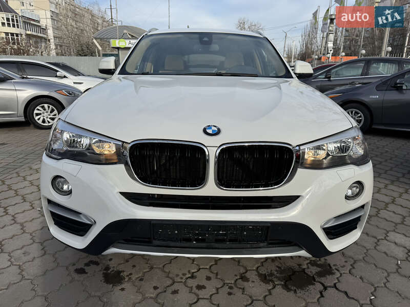 Позашляховик / Кросовер BMW X4 2017 в 