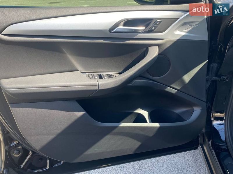 Позашляховик / Кросовер BMW X4 2019 в Києві фото 16 Позашляховик / Кросовер BMW X4 2019 в Києві