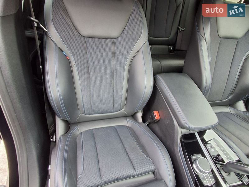 Внедорожник / Кроссовер BMW X4 2020 в Киеве