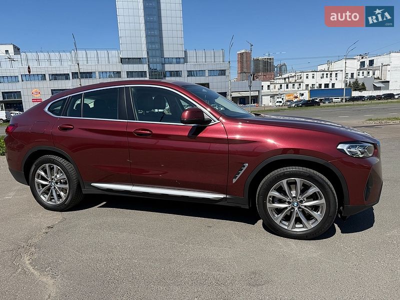 Внедорожник / Кроссовер BMW X4 2022 в Киеве