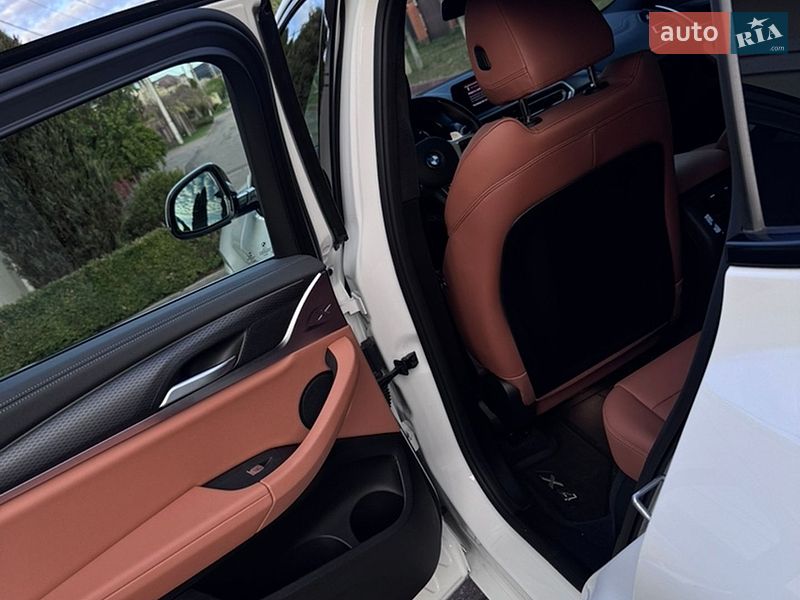 Внедорожник / Кроссовер BMW X4 2022 в Киеве