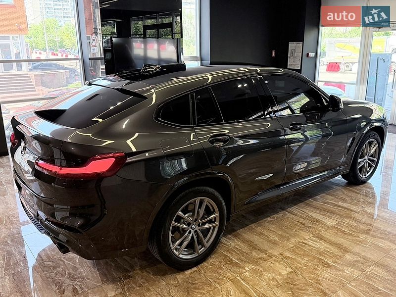 Внедорожник / Кроссовер BMW X4 2021 в Киеве