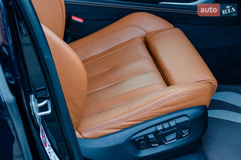 Внедорожник / Кроссовер BMW X5 M 2015 в Киеве