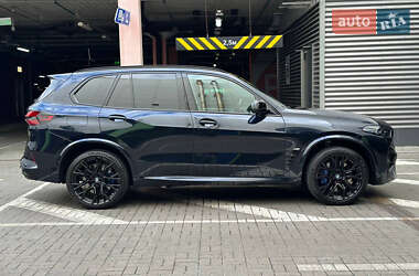 Позашляховик / Кросовер BMW X5 M 2023 в 