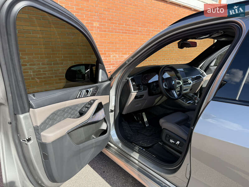Внедорожник / Кроссовер BMW X5 M 2022 в Киеве