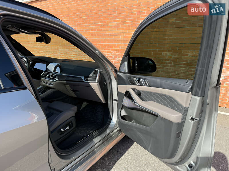 Внедорожник / Кроссовер BMW X5 M 2022 в Киеве