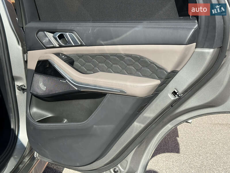 Внедорожник / Кроссовер BMW X5 M 2022 в Киеве