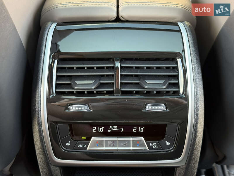 Внедорожник / Кроссовер BMW X5 M 2022 в Киеве