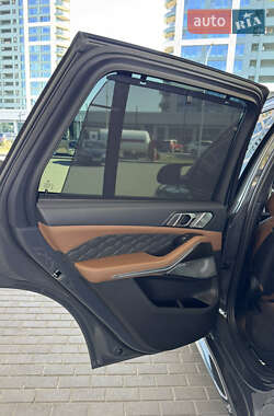 Позашляховик / Кросовер BMW X5 M 2022 в 