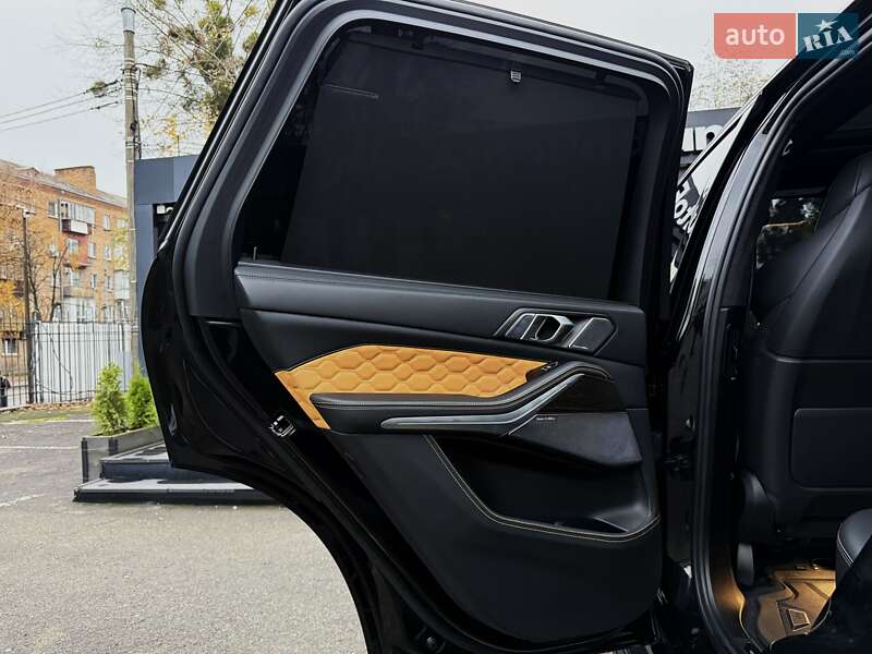 Внедорожник / Кроссовер BMW X5 M 2022 в Киеве