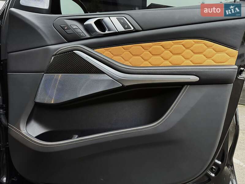 Внедорожник / Кроссовер BMW X5 M 2022 в Киеве