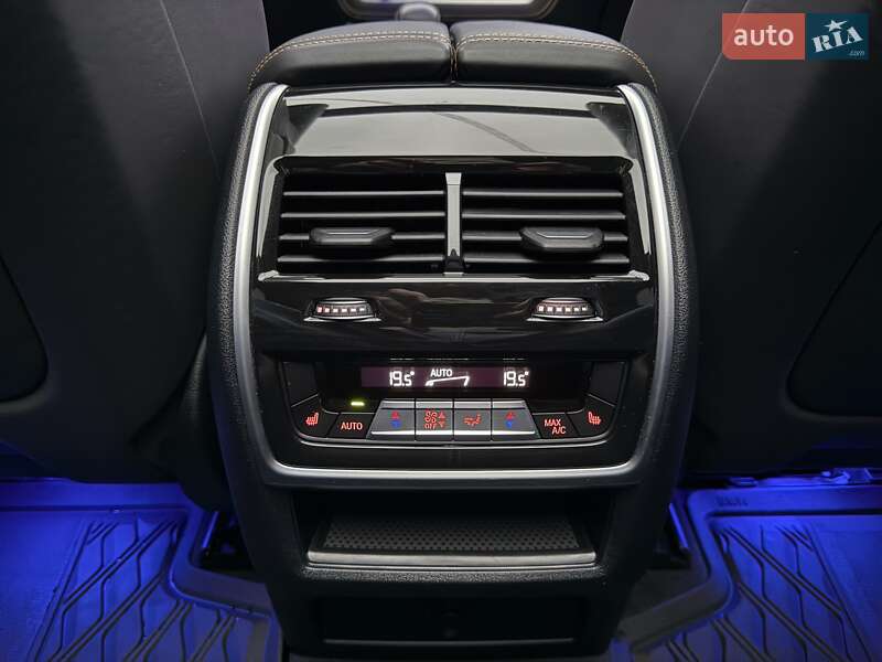 Внедорожник / Кроссовер BMW X5 M 2022 в Киеве