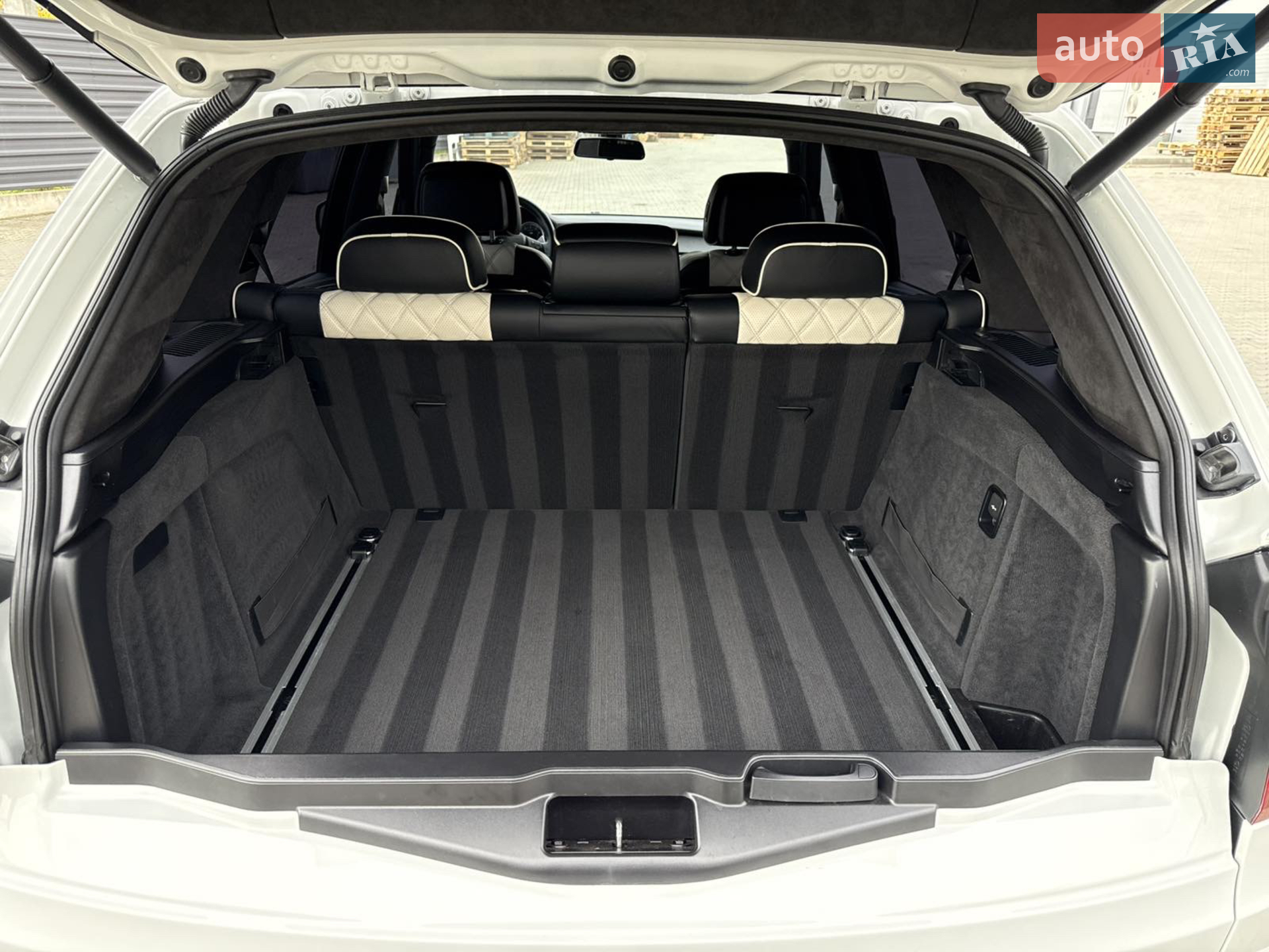 2010 BMW X5 M - мініатюра 29