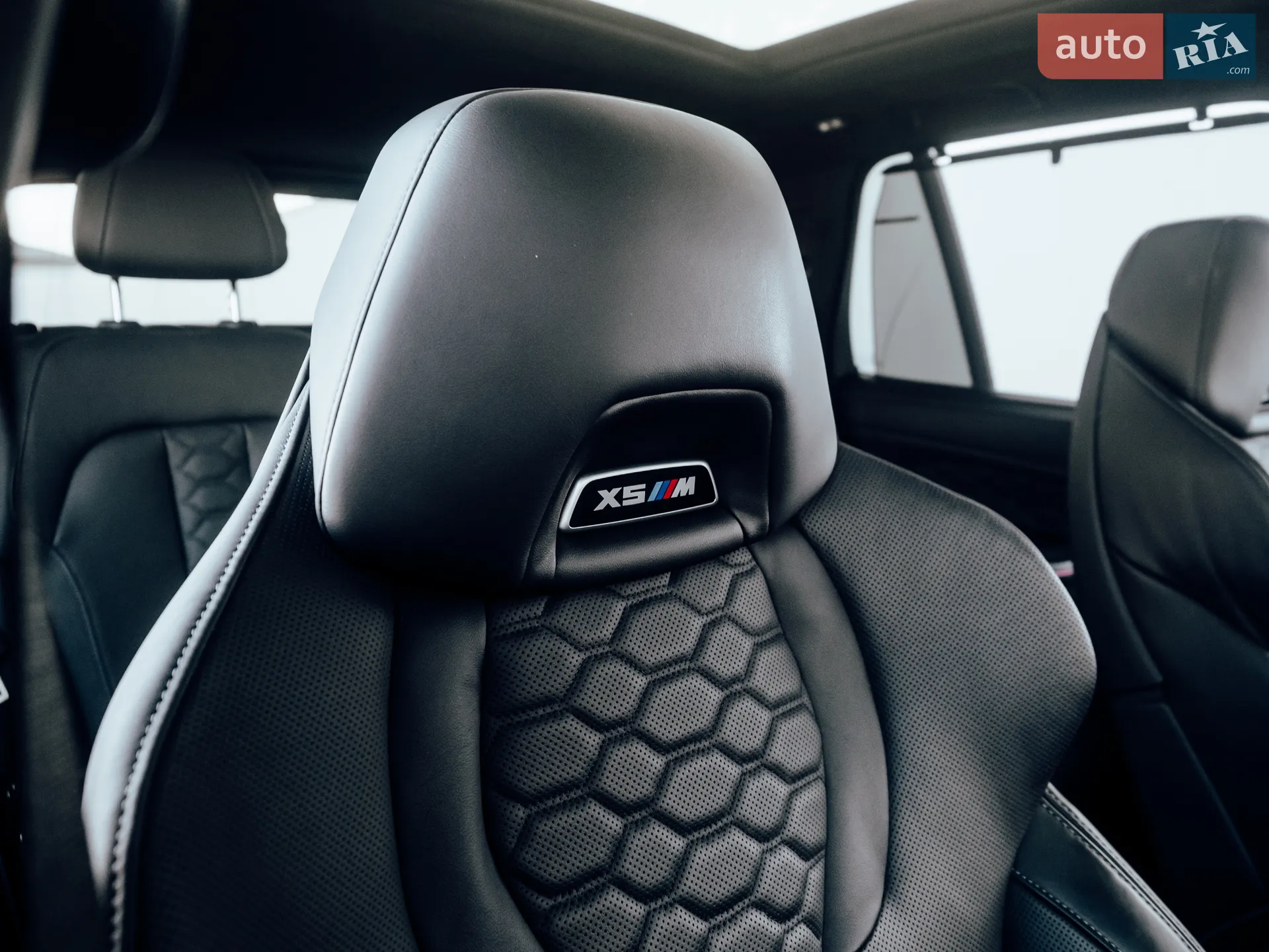 2023 BMW X5 M - мініатюра 31