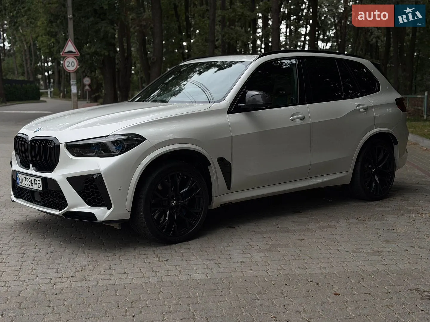 2022 BMW X5 M - мініатюра 7