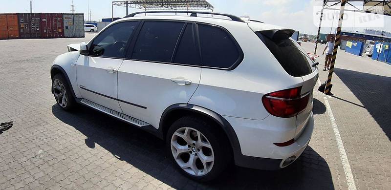 Внедорожник / Кроссовер BMW X5 2013 в Киеве