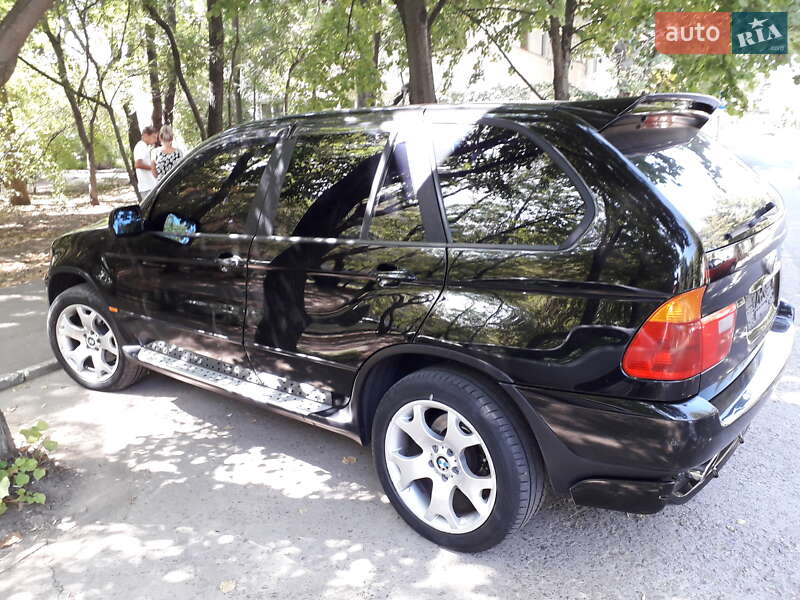 Внедорожник / Кроссовер BMW X5 2003 в Черноморске