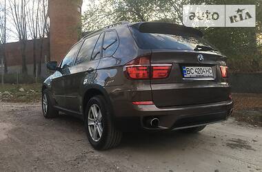 Позашляховик / Кросовер BMW X5 2012 в 