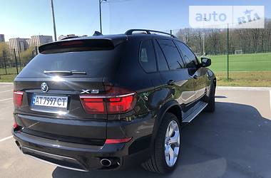 Позашляховик / Кросовер BMW X5 2011 в 