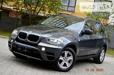 Позашляховик / Кросовер BMW X5 2011 в 