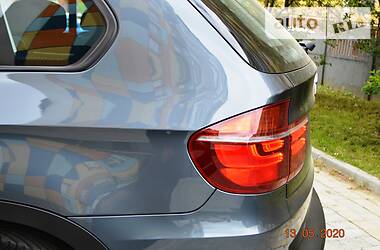 Позашляховик / Кросовер BMW X5 2011 в 