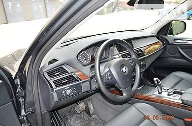 Позашляховик / Кросовер BMW X5 2011 в 