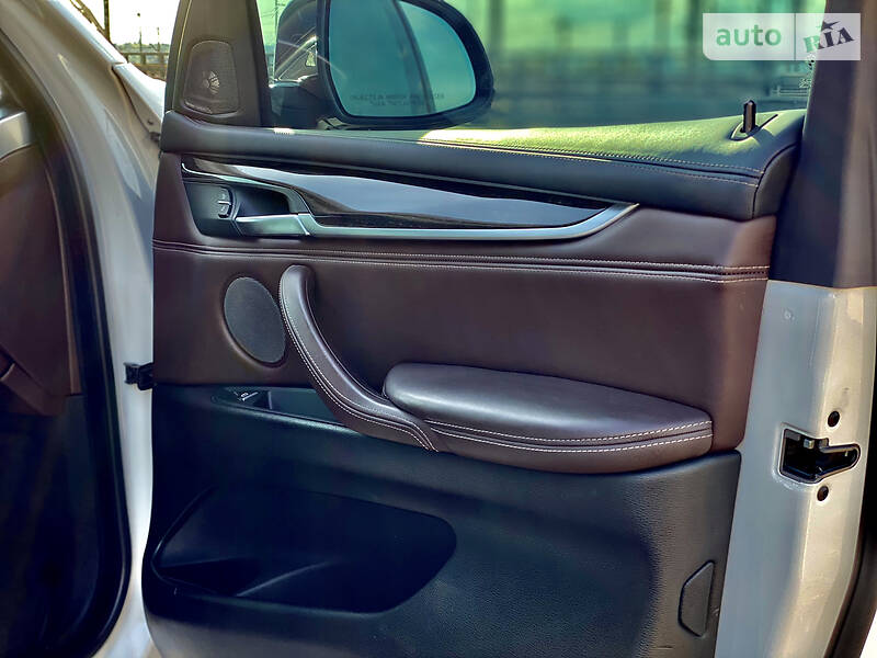 Позашляховик / Кросовер BMW X5 2015 в Києві
