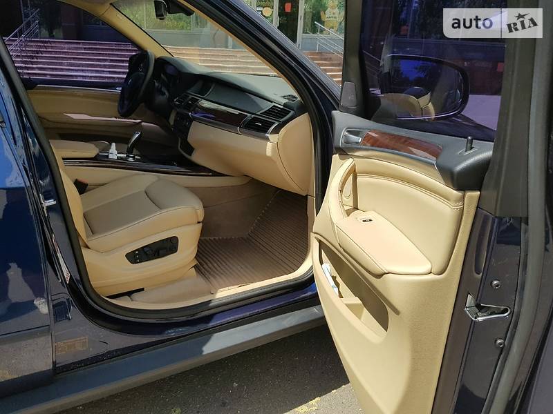 Позашляховик / Кросовер BMW X5 2010 в Києві фото 4 Позашляховик / Кросовер BMW X5 2010 в Києві