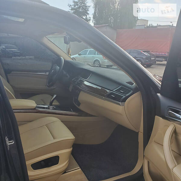 Позашляховик / Кросовер BMW X5 2011 в Івано-Франківську