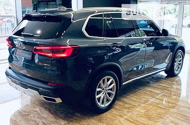 Позашляховик / Кросовер BMW X5 2019 в 