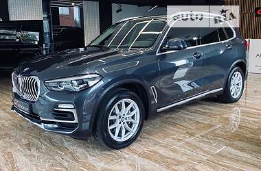 Позашляховик / Кросовер BMW X5 2019 в 