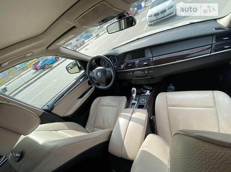 Позашляховик / Кросовер BMW X5 2010 в Києві