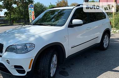 Позашляховик / Кросовер BMW X5 2011 в 