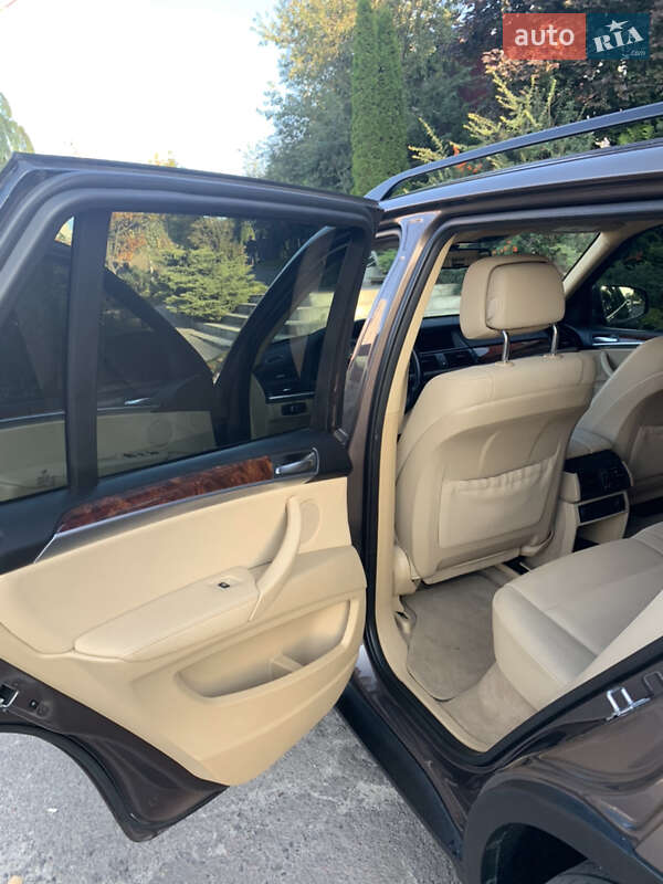 Позашляховик / Кросовер BMW X5 2012 в Львові