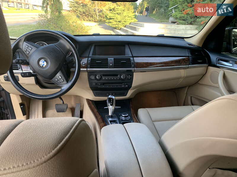 Позашляховик / Кросовер BMW X5 2012 в Львові